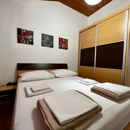 Apartment Dijana *